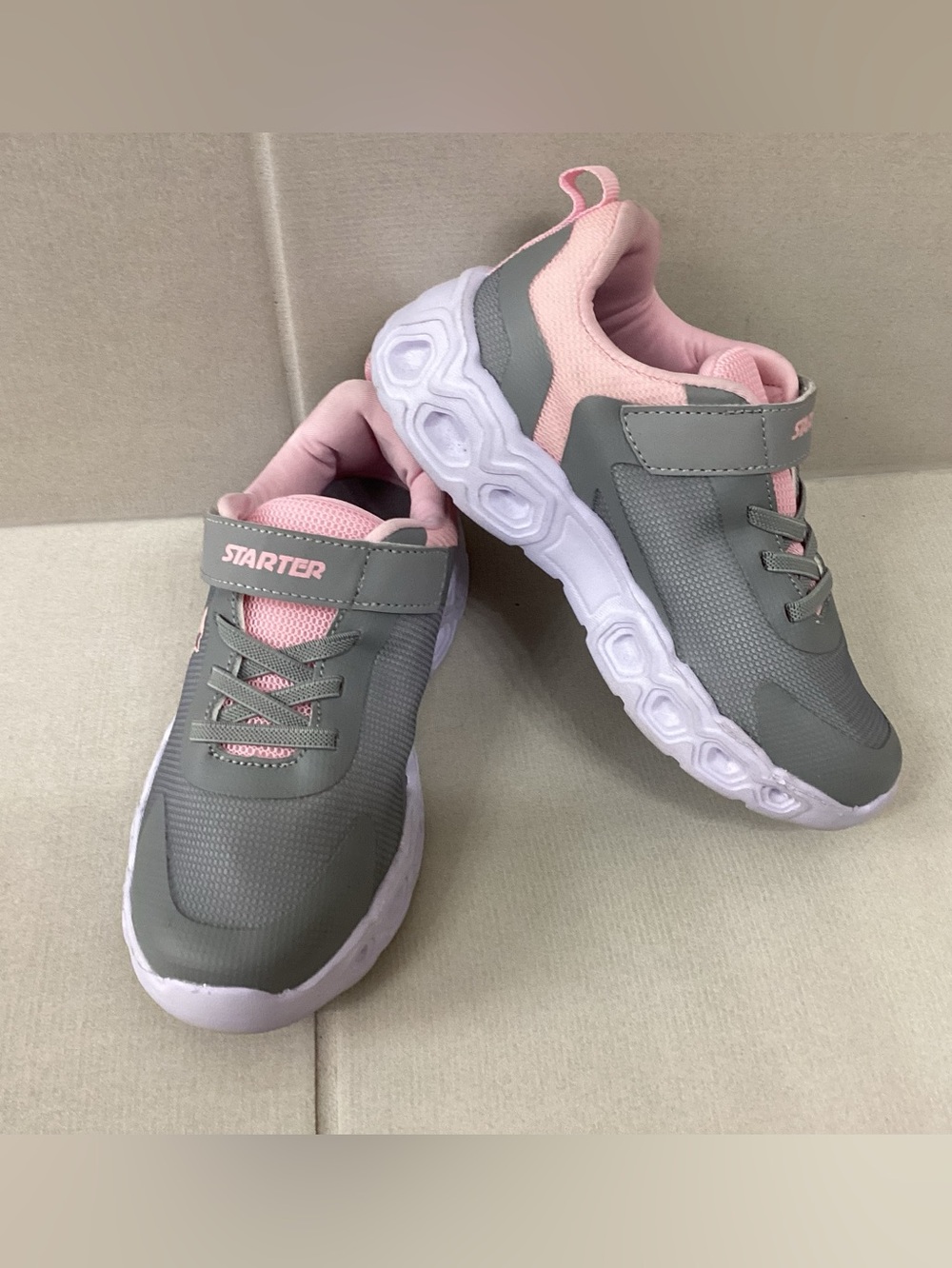 Starter Girls Pink and Gray Light Up Sneakers